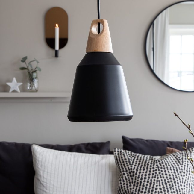 Rippvalgusti Nao 16x25cm Must