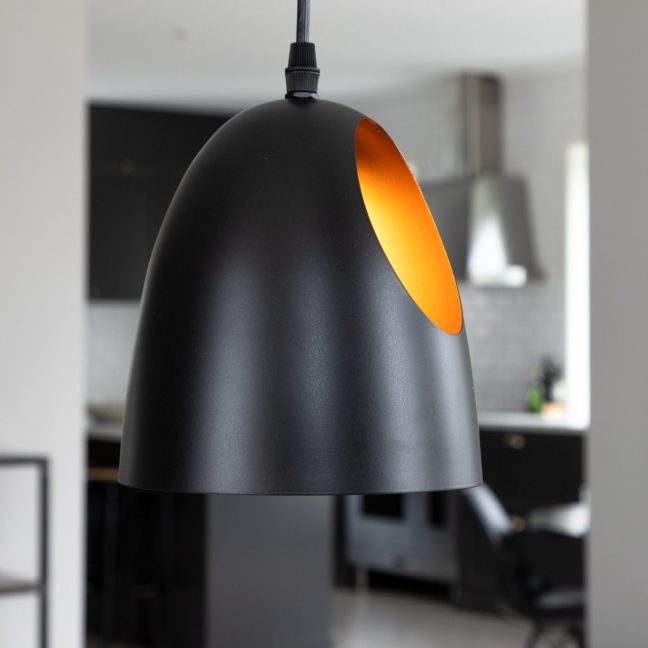 Rippvalgusti must Elda D160*H170 cm