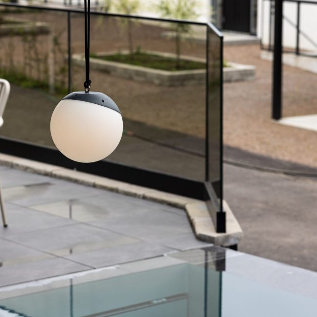 Rippvalgusti must Doris 20 cm