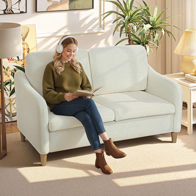 Kreemjasvalge diivan 137x69x82 cm